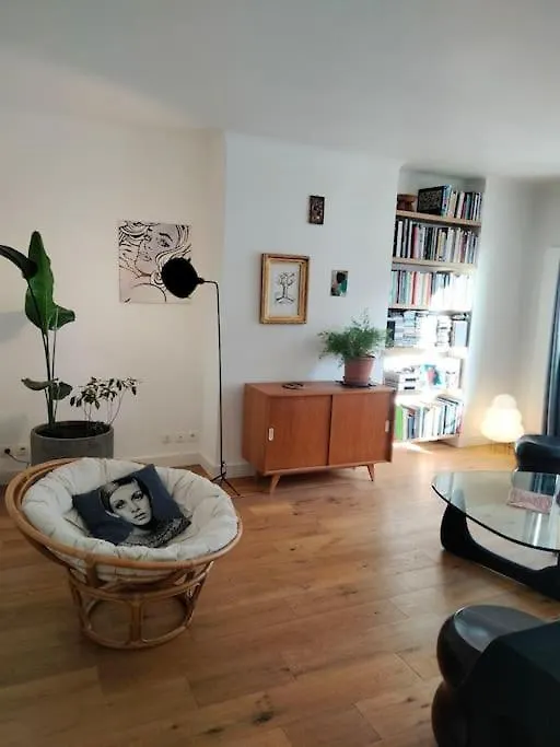 Quiet And Very Central Apartment Paris France